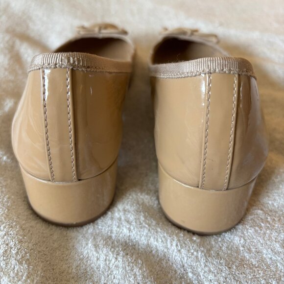 Tory Burch "Chelsea" patent leather pump in Camellia Pink, size 9 - Picture 4 of 8